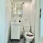 Komfortowe Studio W Doskonalej Lokalizacji Varsó