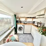 Komfortowe Studio W Doskonalej Lokalizacji Apartman