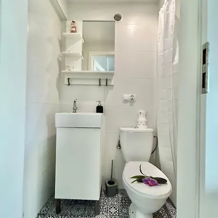 Komfortowe Studio W Doskonalej Lokalizacji Warschau